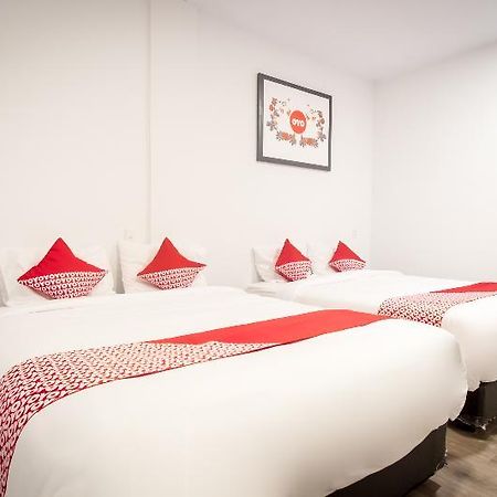 Oyo 835 Metropolitan Home Stay Medan Luaran gambar